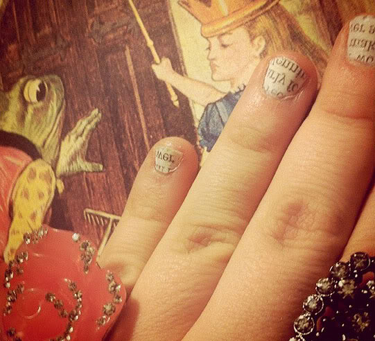 How To Get Newspaper Nails With Water